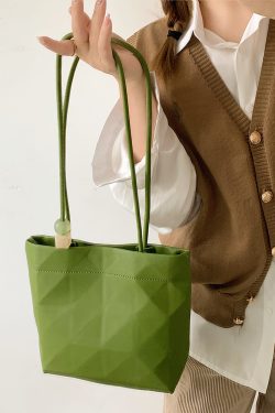 Trendy Minimalist Beaded Tote Bag for Women - Versatile Shoulder and Underarm Bag for Autumn/Winter 2023