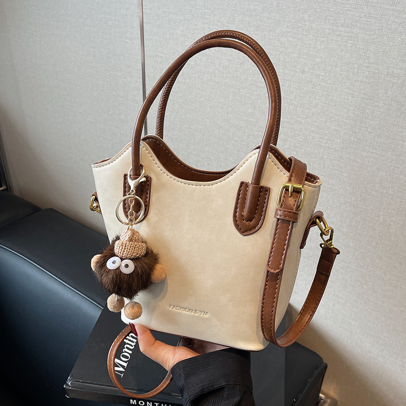 Trendy Niche Design Bucket Bag - Versatile Shoulder Crossbody Handbag for 2025, Chic Small Fashion Accessory Trendy Niche Design Bucket Bag - Versatile Shoulder Crossbody Handbag for 2025, Chic Small Fashion Accessory