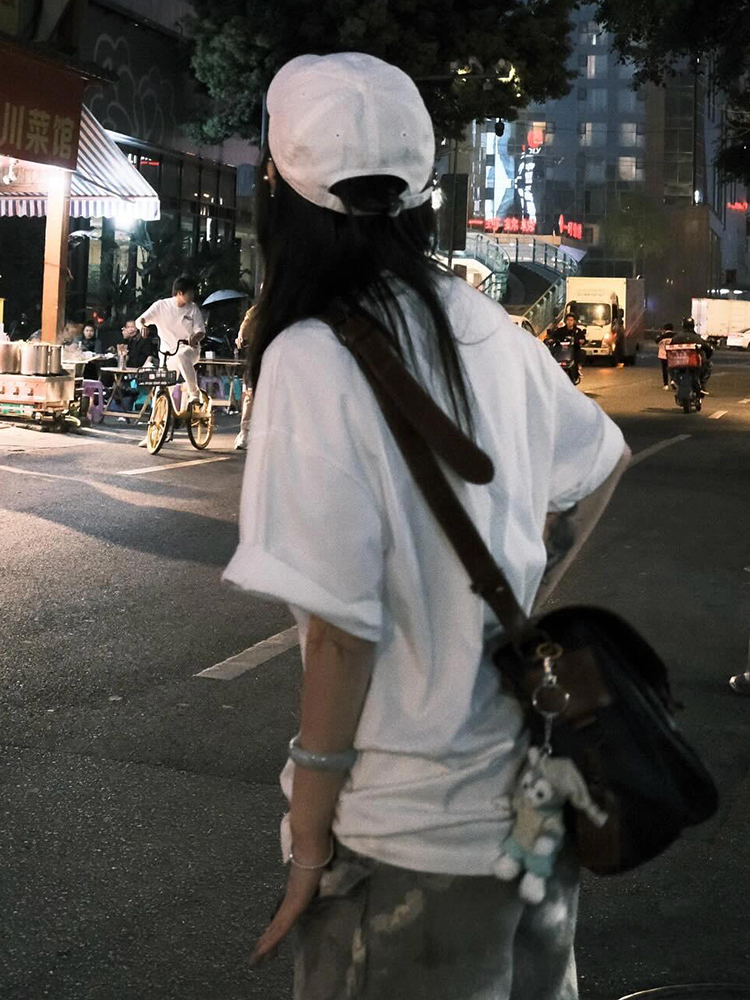 Trendy Oversized White T-Shirt for Women - Summer Graffiti Print Half Sleeve American Style Heavyweight Top Trendy Oversized White T-Shirt for Women - Summer Graffiti Print Half Sleeve American Style Heavyweight Top