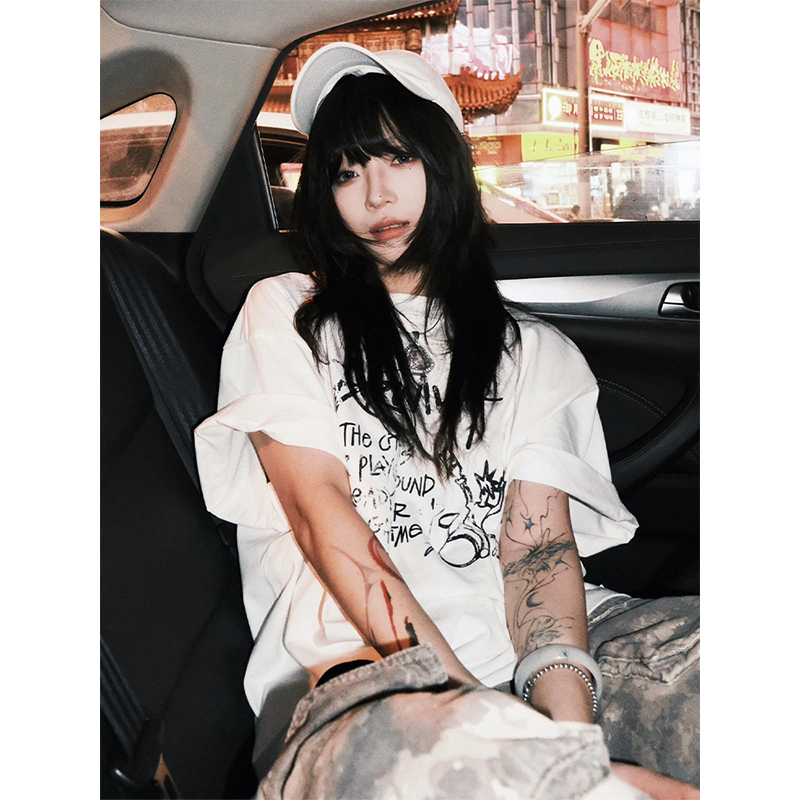 Trendy Oversized White T-Shirt for Women - Summer Graffiti Print Half Sleeve American Style Heavyweight Top Trendy Oversized White T-Shirt for Women - Summer Graffiti Print Half Sleeve American Style Heavyweight Top