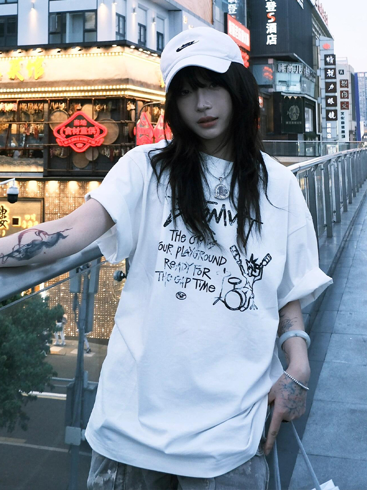 Trendy Oversized White T-Shirt for Women - Summer Graffiti Print Half Sleeve American Style Heavyweight Top Trendy Oversized White T-Shirt for Women - Summer Graffiti Print Half Sleeve American Style Heavyweight Top