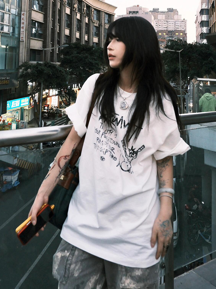 Trendy Oversized White T-Shirt for Women - Summer Graffiti Print Half Sleeve American Style Heavyweight Top Trendy Oversized White T-Shirt for Women - Summer Graffiti Print Half Sleeve American Style Heavyweight Top