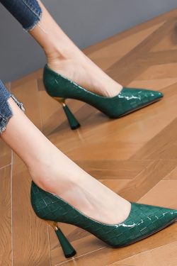 Trendy Pointed Toe Shallow Mouth Chunky Heels for Women - Versatile Fashionable Commuter Footwear, 2025 Style