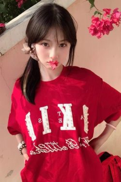 Trendy Red Short-Sleeve T-Shirt for Women with Beaded Letter Embroidery, Summer Fashion Top, American Style, Unique Design