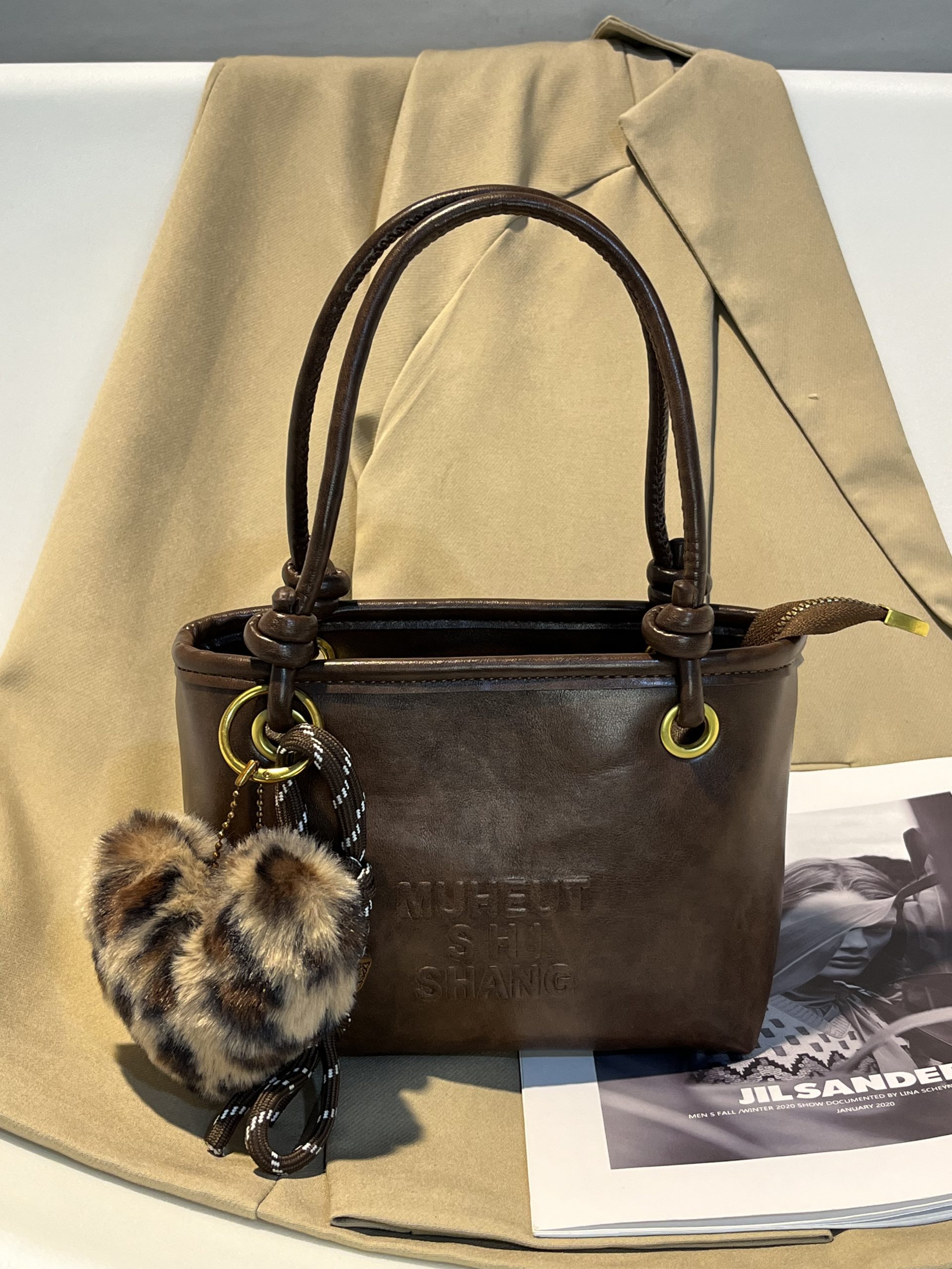 Trendy Retro Heart-Shaped Bucket Tote Bag 2025 - Stylish Women's Shoulder & Crossbody Bag Trendy Retro Heart-Shaped Bucket Tote Bag 2025 - Stylish Women's Shoulder & Crossbody Bag