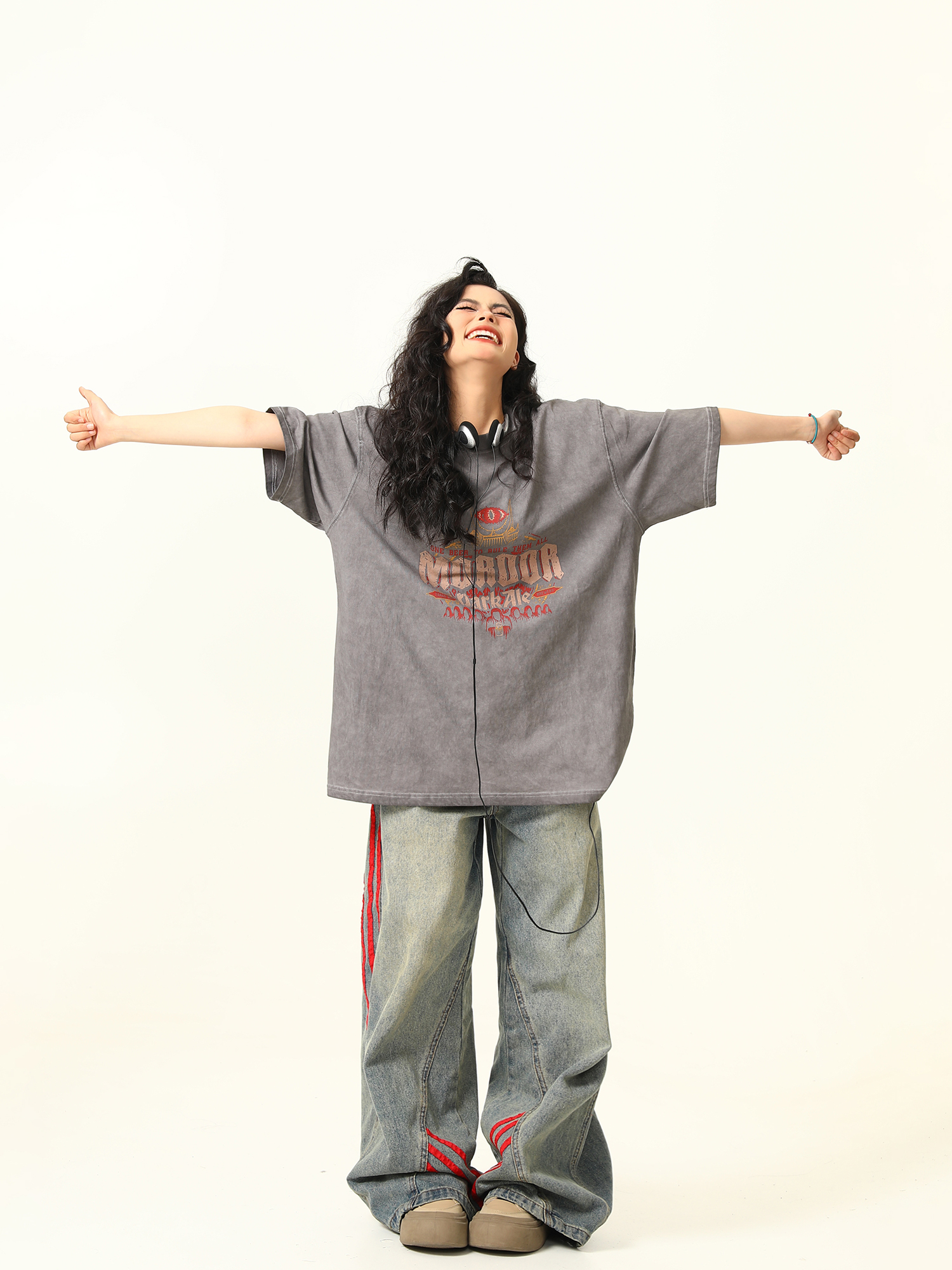 Trendy Retro High Street Printed Short-Sleeve T-Shirt for Men and Women, Vintage Wash Style, 90s Inspired Fashion Trendy Retro High Street Printed Short-Sleeve T-Shirt for Men and Women, Vintage Wash Style, 90s Inspired Fashion