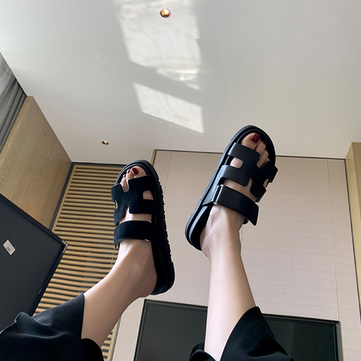 Trendy Sheepskin One-Strap Sandals for Women - Casual Thick Sole Slippers with Velcro Closure, Stylish Footwear for Everyday Wear Trendy Sheepskin One-Strap Sandals for Women - Casual Thick Sole Slippers with Velcro Closure, Stylish Footwear for Everyday Wear