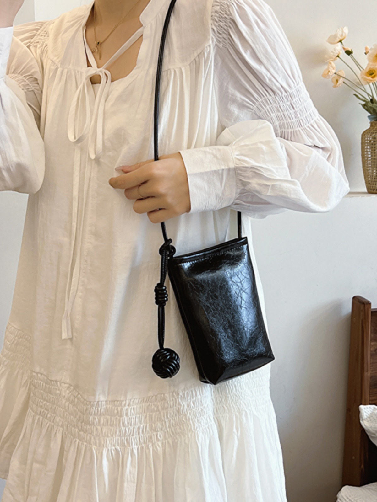 Trendy Silver Mini Handbag for Women - 2025 Summer Versatile Chain Shoulder Crossbody Phone Bag Trendy Silver Mini Handbag for Women - 2025 Summer Versatile Chain Shoulder Crossbody Phone Bag