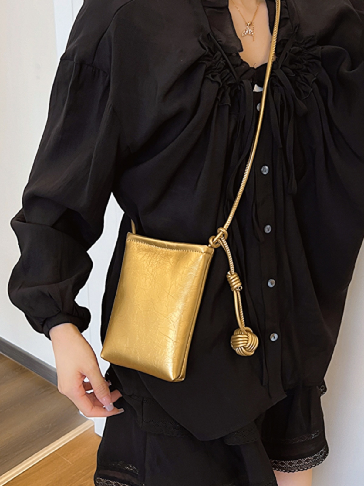 Trendy Silver Mini Handbag for Women - 2025 Summer Versatile Chain Shoulder Crossbody Phone Bag Trendy Silver Mini Handbag for Women - 2025 Summer Versatile Chain Shoulder Crossbody Phone Bag