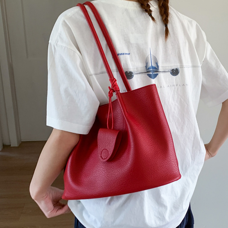 Trendy Soft Leather Tote Bag for Women - Large Capacity Single Shoulder Underarm Bag, Casual Style for Classes and Commuting 2025 Trendy Soft Leather Tote Bag for Women - Large Capacity Single Shoulder Underarm Bag, Casual Style for Classes and Commuting 2025