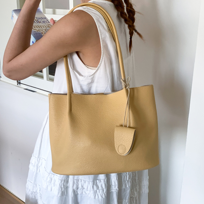 Trendy Soft Leather Tote Bag for Women - Large Capacity Single Shoulder Underarm Bag, Casual Style for Classes and Commuting 2025 Trendy Soft Leather Tote Bag for Women - Large Capacity Single Shoulder Underarm Bag, Casual Style for Classes and Commuting 2025