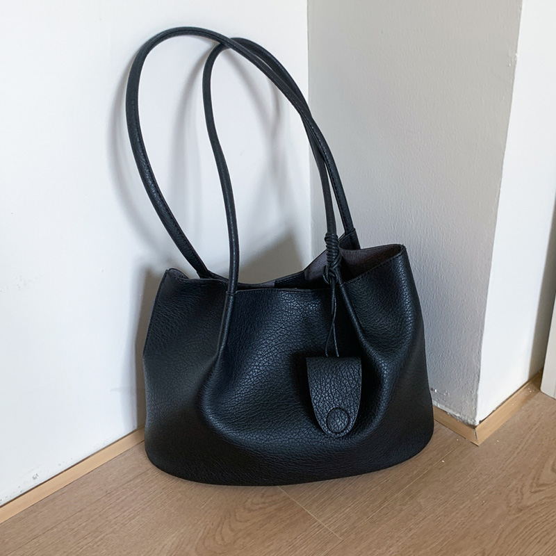 Trendy Soft Leather Tote Bag for Women - Large Capacity Single Shoulder Underarm Bag, Casual Style for Classes and Commuting 2025 Trendy Soft Leather Tote Bag for Women - Large Capacity Single Shoulder Underarm Bag, Casual Style for Classes and Commuting 2025