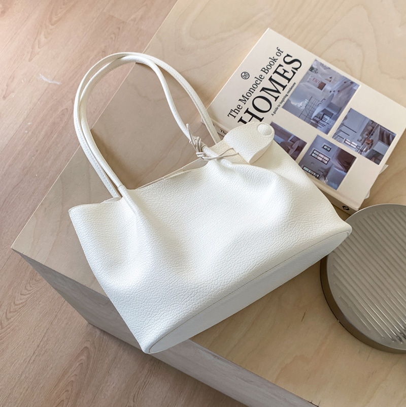 Trendy Soft Leather Tote Bag for Women - Large Capacity Single Shoulder Underarm Bag, Casual Style for Classes and Commuting 2025 Trendy Soft Leather Tote Bag for Women - Large Capacity Single Shoulder Underarm Bag, Casual Style for Classes and Commuting 2025