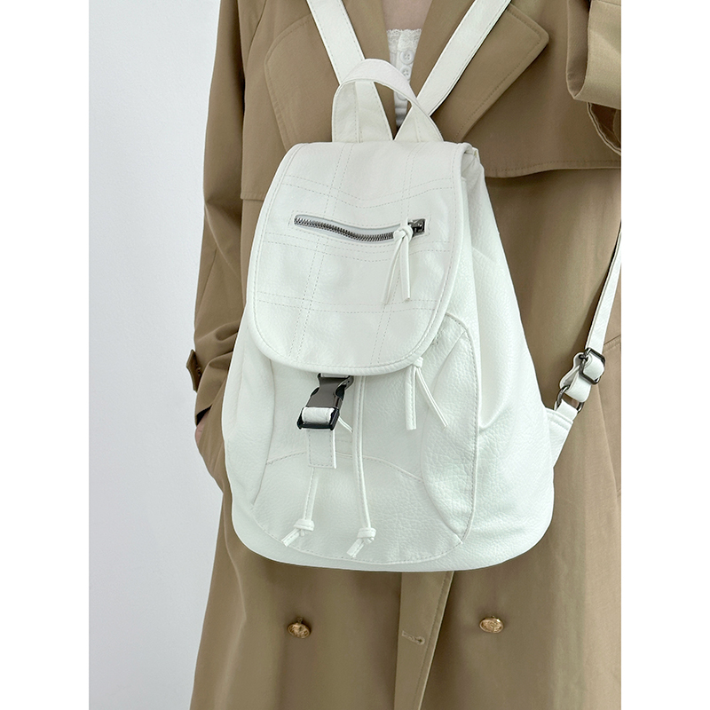 Trendy Soft Leather Travel Backpack for Women - Versatile American-Style High-End Niche Bag for 2024 Trendy Soft Leather Travel Backpack for Women - Versatile American-Style High-End Niche Bag for 2024