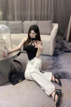 Trendy White Cargo Pants for Women - Low Waist Slim Fit Wide-Leg Design, Perfect for 90s and Y2K Inspired Looks