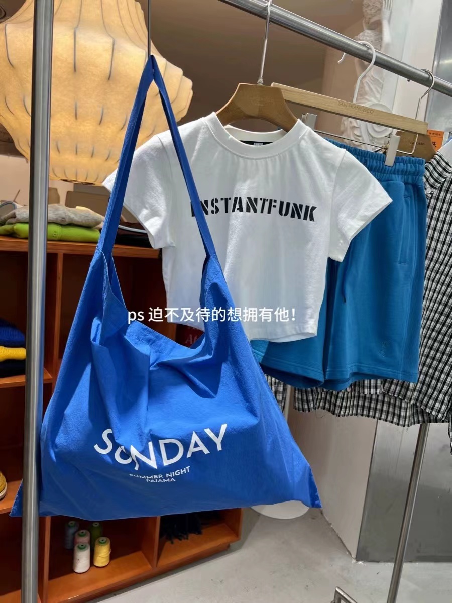 Trendy Women's Blue Striped Canvas Shoulder Bag, Large Capacity, Blogger-Inspired Letter Pattern, Commuting Style Trendy Women's Blue Striped Canvas Shoulder Bag, Large Capacity, Blogger-Inspired Letter Pattern, Commuting Style