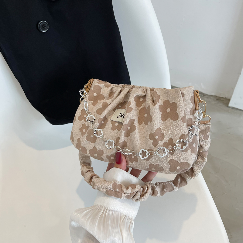 Trendy Women's Crossbody Handbag 2025 - Summer Chain Pleated Shoulder Underarm Bag Trendy Women's Crossbody Handbag 2025 - Summer Chain Pleated Shoulder Underarm Bag