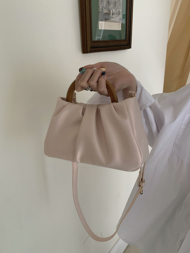 Trendy Women's Pearlescent Cloud Design Handbag with Wooden Handle, Small Crossbody Shoulder Bag for 2023 Fashion Trendy Women's Pearlescent Cloud Design Handbag with Wooden Handle, Small Crossbody Shoulder Bag for 2023 Fashion