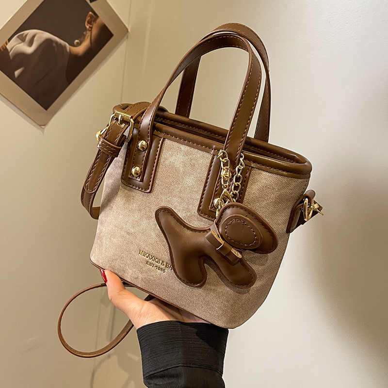 Trendy Women's Small Bucket Bag 2025 - Versatile Shoulder Crossbody Tote, High-End Fashionable Design, Must-Have Accessory Trendy Women's Small Bucket Bag 2025 - Versatile Shoulder Crossbody Tote, High-End Fashionable Design, Must-Have Accessory