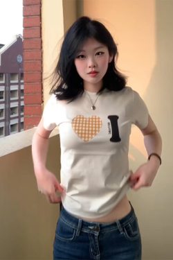 Trendy Women's Summer Short Sleeve Plaid Heart Print T-Shirt - Slim Fit Round Neck Top for a Chic American Style Look