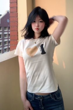 Trendy Women's Summer Short Sleeve Plaid Heart Print T-Shirt - Slim Fit Round Neck Top for a Chic American Style Look