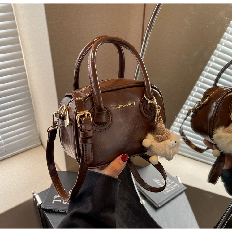 Trendy Women's Textured Crossbody Bag 2025 - Minimalist Small Square Shoulder Handbag for Commuting and Everyday Fashion Trendy Women's Textured Crossbody Bag 2025 - Minimalist Small Square Shoulder Handbag for Commuting and Everyday Fashion