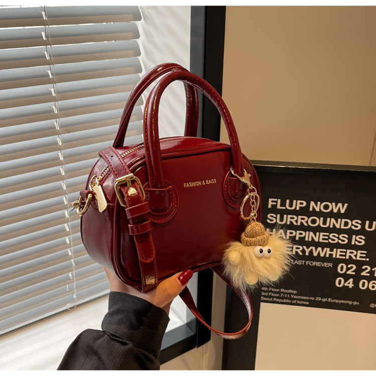 Trendy Women's Textured Crossbody Bag 2025 - Minimalist Small Square Shoulder Handbag for Commuting and Everyday Fashion Trendy Women's Textured Crossbody Bag 2025 - Minimalist Small Square Shoulder Handbag for Commuting and Everyday Fashion