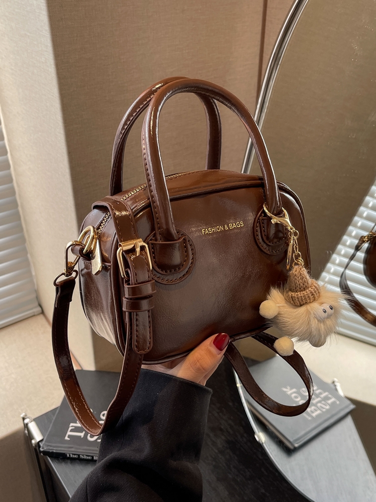 Trendy Women's Textured Crossbody Bag 2025 - Minimalist Small Square Shoulder Handbag for Commuting and Everyday Fashion Trendy Women's Textured Crossbody Bag 2025 - Minimalist Small Square Shoulder Handbag for Commuting and Everyday Fashion