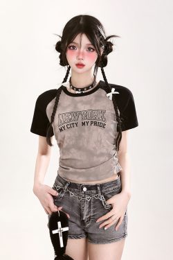 Trendy Women's Tie-Dye Short Sleeve T-Shirt with Pleated Design - American Style Summer Top for a Cool, Spicy Look