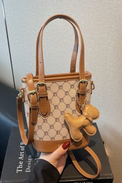 Trendy Women's Tote Bucket Bag - Versatile Crossbody with Luxurious Feel, 2025 New Style, Chic Niche Fashion Accessory