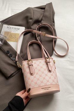 Trendy Women's Tote Bucket Bag - Versatile Crossbody with Luxurious Feel, 2025 New Style, Chic Niche Fashion Accessory