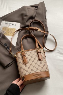 Trendy Women's Tote Bucket Bag - Versatile Crossbody with Luxurious Feel, 2025 New Style, Chic Niche Fashion Accessory