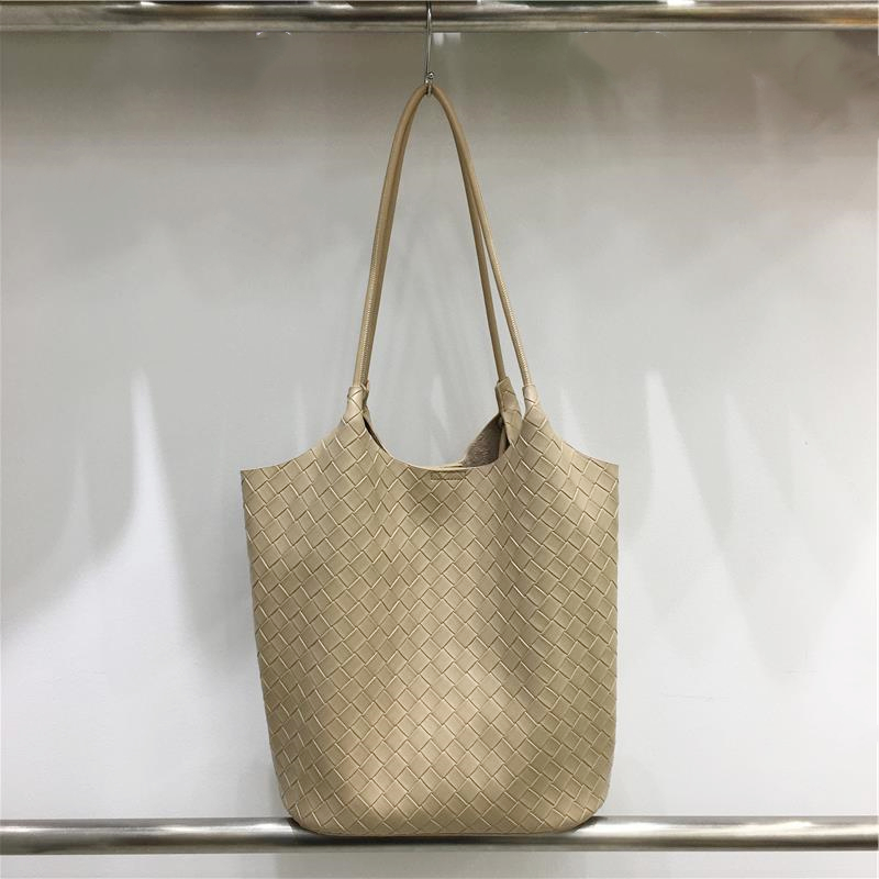 Trendy Woven Tote Bag for Mothers & Children - Large Capacity Casual Shoulder Bag 2025 Fashion Style Trendy Woven Tote Bag for Mothers & Children - Large Capacity Casual Shoulder Bag 2025 Fashion Style