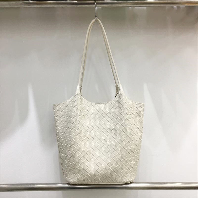 Trendy Woven Tote Bag for Mothers & Children - Large Capacity Casual Shoulder Bag 2025 Fashion Style Trendy Woven Tote Bag for Mothers & Children - Large Capacity Casual Shoulder Bag 2025 Fashion Style