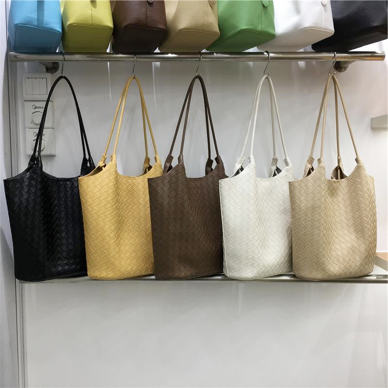 Trendy Woven Tote Bag for Mothers & Children - Large Capacity Casual Shoulder Bag 2025 Fashion Style Trendy Woven Tote Bag for Mothers & Children - Large Capacity Casual Shoulder Bag 2025 Fashion Style
