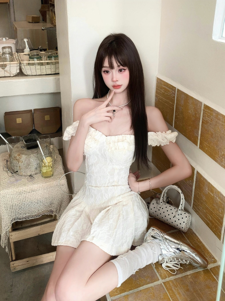 Ultra-Short Ruffled Lace Jacquard Dress - Heavy-Duty Composite Fabric, Chic Edinburgh Style, Perfect for Y2K Fashion Lovers Ultra-Short Ruffled Lace Jacquard Dress - Heavy-Duty Composite Fabric, Chic Edinburgh Style, Perfect for Y2K Fashion Lovers