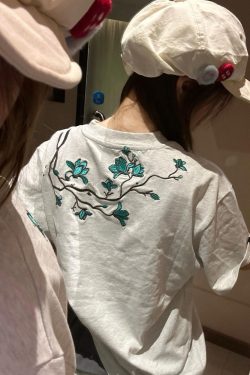 Unique Floral Embroidered Short Sleeve T-Shirt for Women - Retro High-End Summer Tee with Distinctive Shoulder Design