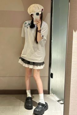 Unique Floral Embroidered Short Sleeve T-Shirt for Women - Retro High-End Summer Tee with Distinctive Shoulder Design