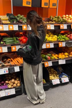 Unique Mud Dyed Spray Color Hoodie Set - Versatile Gray Hoodie with Multiple Styling Options for Trendy Looks