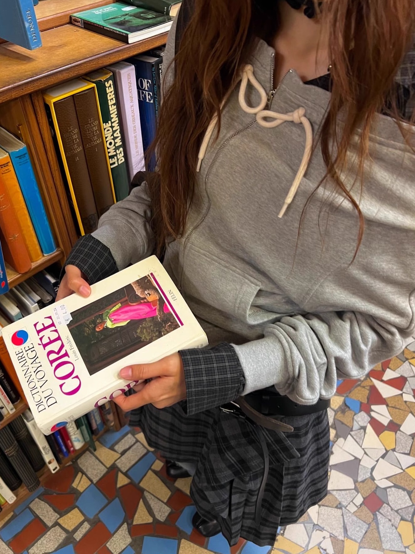 Unique Mud Dyed Spray Color Hoodie Set - Versatile Gray Hoodie with Multiple Styling Options for Trendy Looks Unique Mud Dyed Spray Color Hoodie Set - Versatile Gray Hoodie with Multiple Styling Options for Trendy Looks