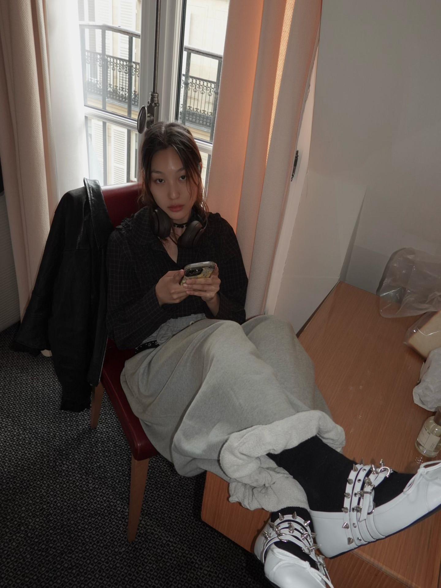 Unique Mud Dyed Spray Color Hoodie Set - Versatile Gray Hoodie with Multiple Styling Options for Trendy Looks Unique Mud Dyed Spray Color Hoodie Set - Versatile Gray Hoodie with Multiple Styling Options for Trendy Looks