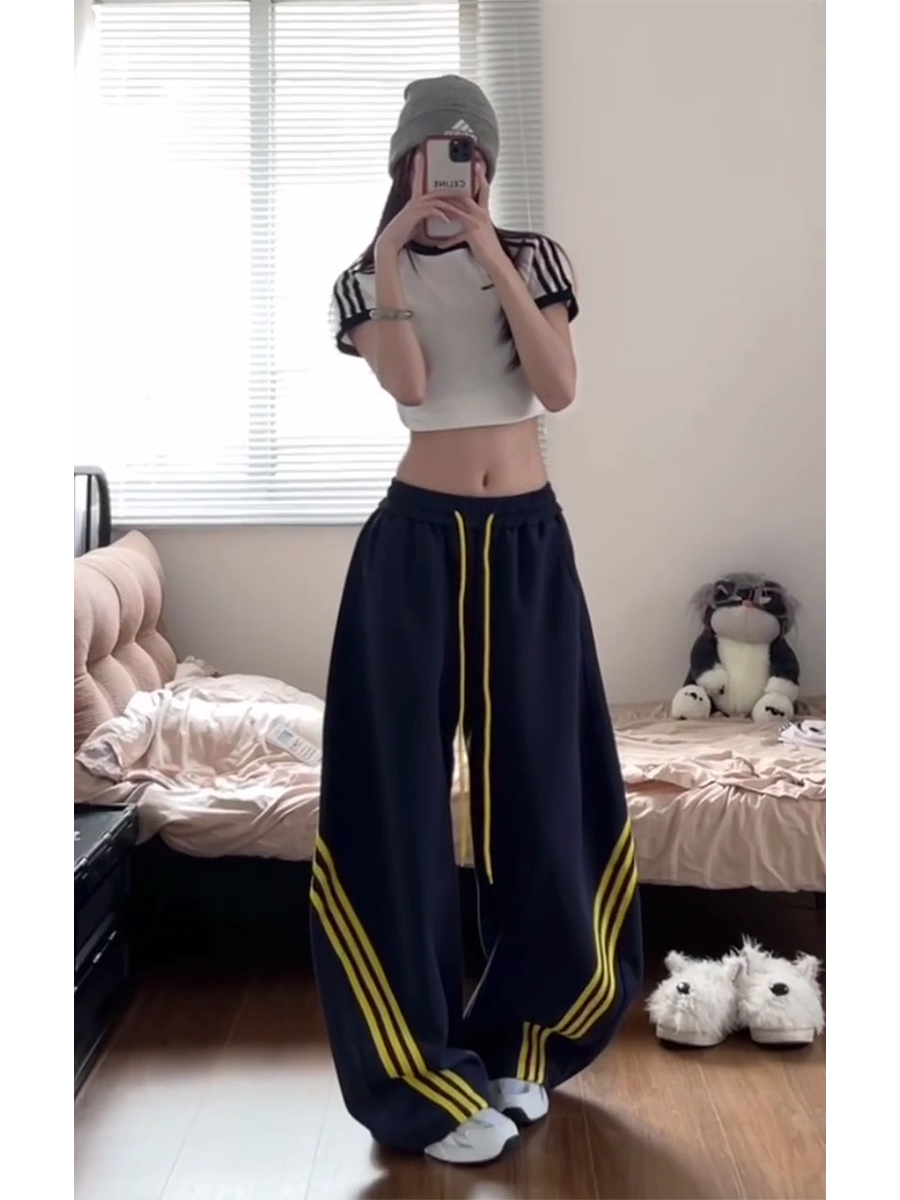 Unisex American Retro Color-Blocking Wide-Leg Cargo Pants - 90s Inspired, Spring 2025 Loose Casual Sportswear Unisex American Retro Color-Blocking Wide-Leg Cargo Pants - 90s Inspired, Spring 2025 Loose Casual Sportswear