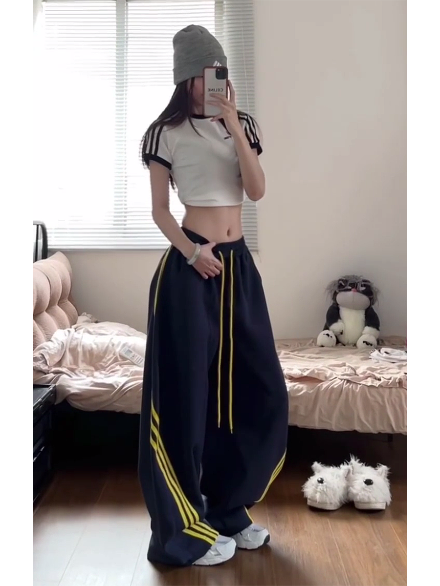 Unisex American Retro Color-Blocking Wide-Leg Cargo Pants - 90s Inspired, Spring 2025 Loose Casual Sportswear Unisex American Retro Color-Blocking Wide-Leg Cargo Pants - 90s Inspired, Spring 2025 Loose Casual Sportswear