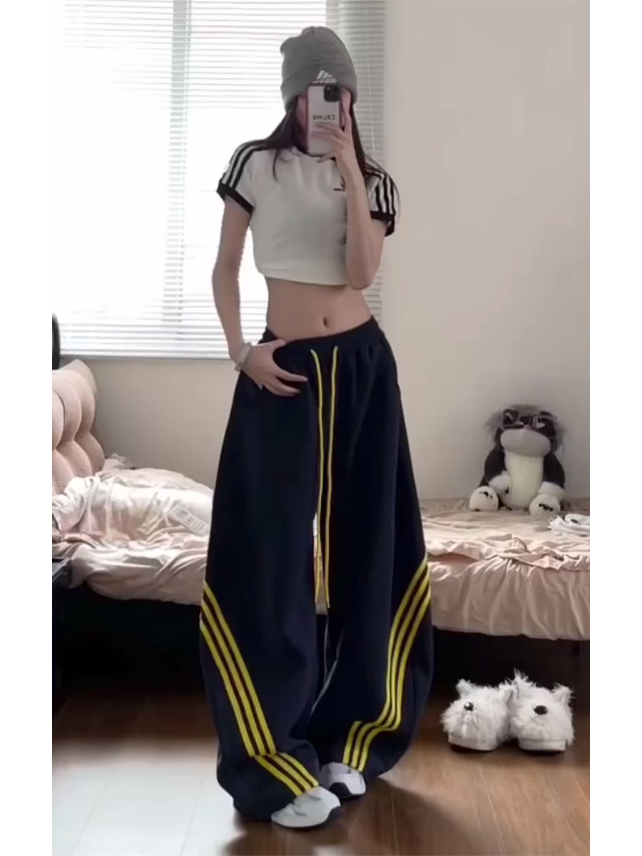 Unisex American Retro Color-Blocking Wide-Leg Cargo Pants - 90s Inspired, Spring 2025 Loose Casual Sportswear Unisex American Retro Color-Blocking Wide-Leg Cargo Pants - 90s Inspired, Spring 2025 Loose Casual Sportswear