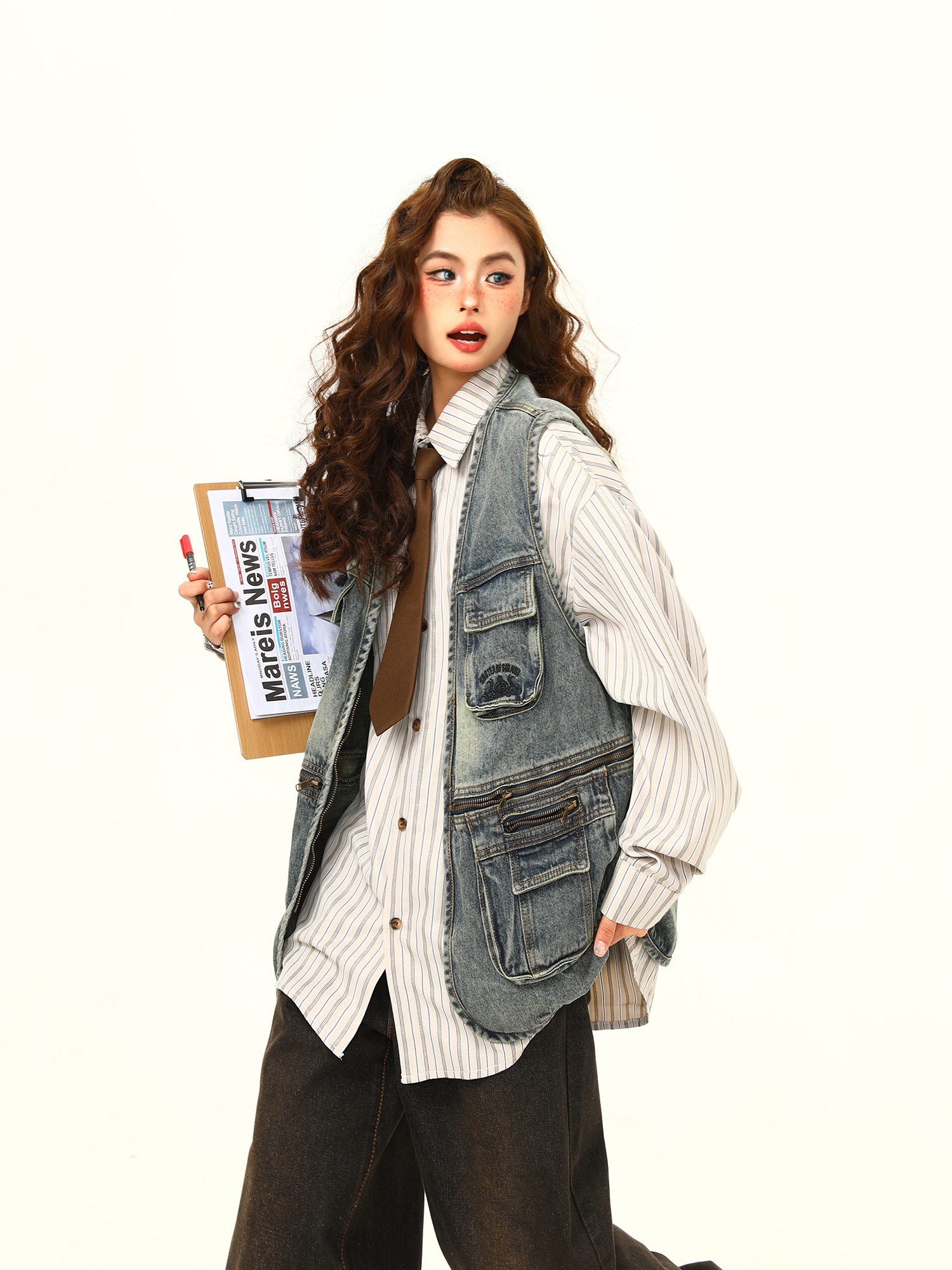 Unisex American Retro Denim Vest Jacket, Stylish Sleeveless Workwear Outerwear for Men and Women, Vintage Inspired Unisex American Retro Denim Vest Jacket, Stylish Sleeveless Workwear Outerwear for Men and Women, Vintage Inspired