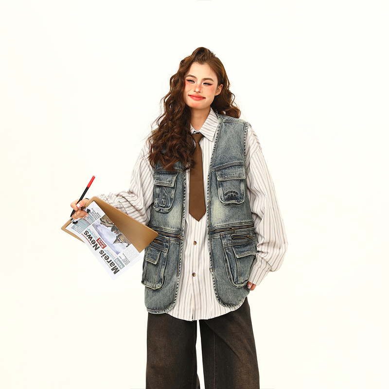 Unisex American Retro Denim Vest Jacket, Stylish Sleeveless Workwear Outerwear for Men and Women, Vintage Inspired Unisex American Retro Denim Vest Jacket, Stylish Sleeveless Workwear Outerwear for Men and Women, Vintage Inspired