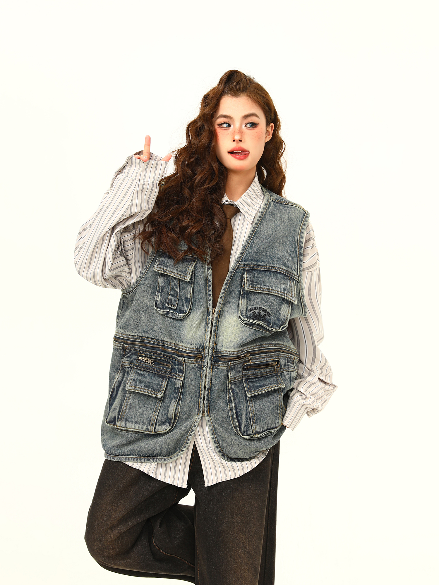 Unisex American Retro Denim Vest Jacket, Stylish Sleeveless Workwear Outerwear for Men and Women, Vintage Inspired Unisex American Retro Denim Vest Jacket, Stylish Sleeveless Workwear Outerwear for Men and Women, Vintage Inspired