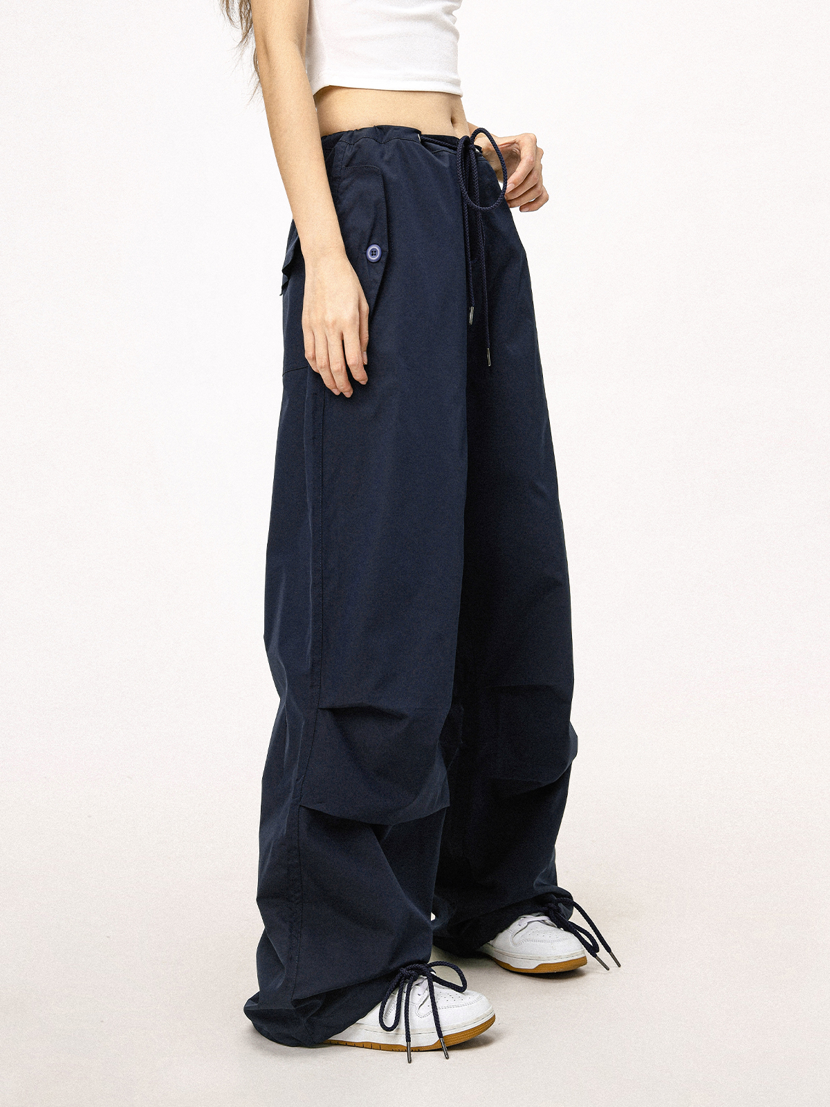 Unisex American Retro Parachute Pants, Street Style Straight Leg Drawstring Loose Fit Casual Trousers, 90s Inspired Fashion Unisex American Retro Parachute Pants, Street Style Straight Leg Drawstring Loose Fit Casual Trousers, 90s Inspired Fashion