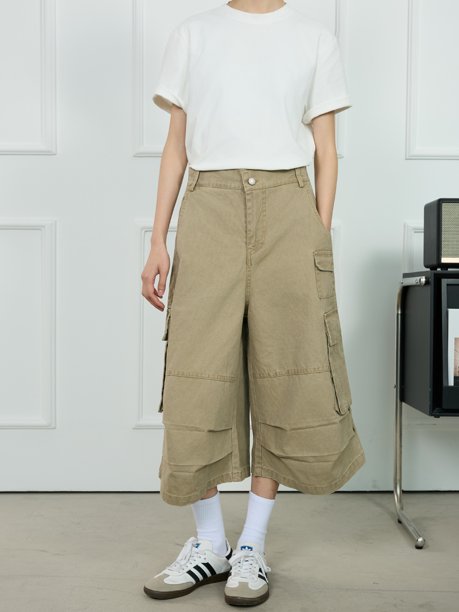 Unisex American-Style Wide-Leg Loose Pleated Seven-Point Shorts for Summer Commuting - Fashionable Workwear with Pockets Unisex American-Style Wide-Leg Loose Pleated Seven-Point Shorts for Summer Commuting - Fashionable Workwear with Pockets