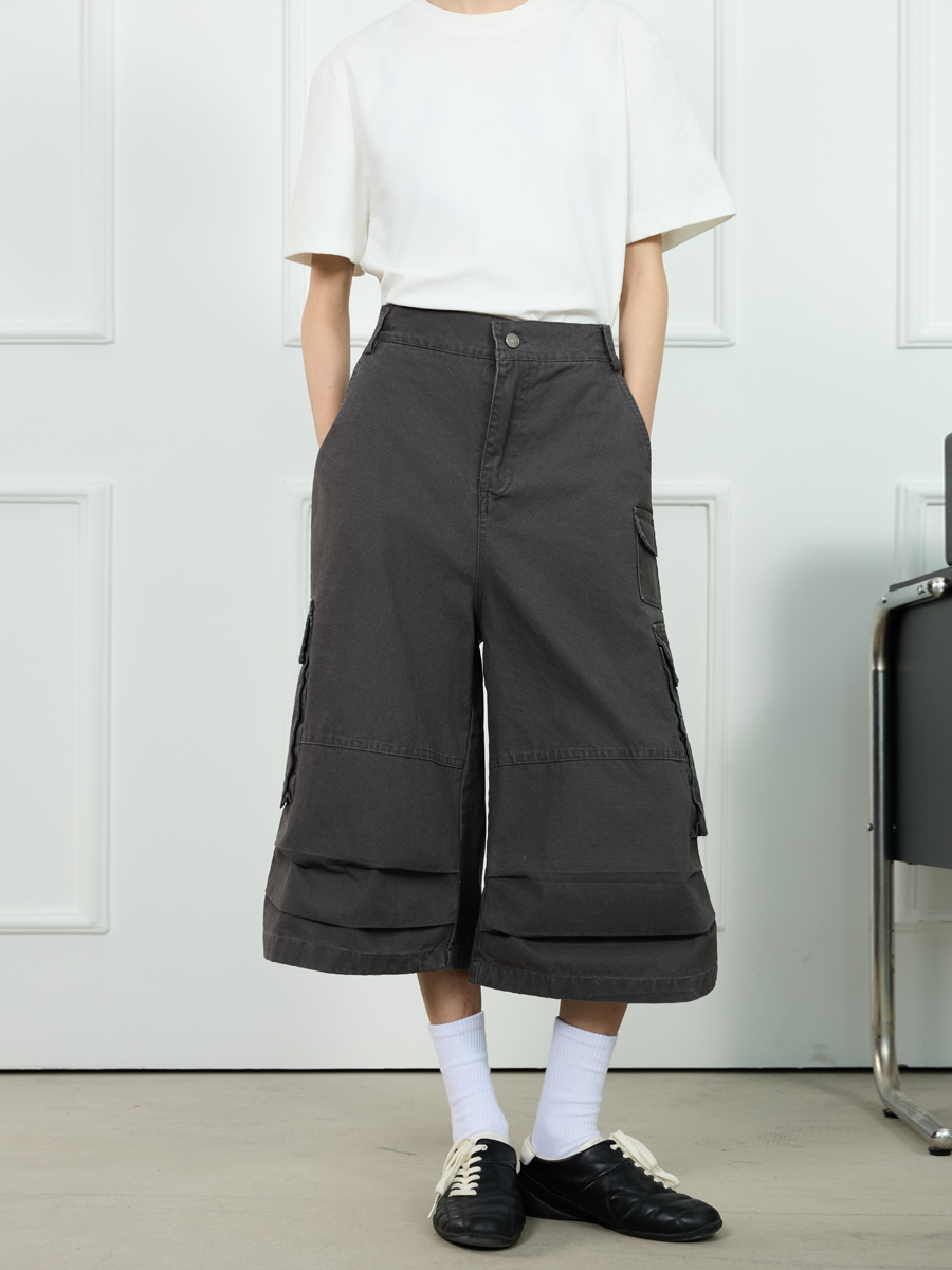 Unisex American-Style Wide-Leg Loose Pleated Seven-Point Shorts for Summer Commuting - Fashionable Workwear with Pockets Unisex American-Style Wide-Leg Loose Pleated Seven-Point Shorts for Summer Commuting - Fashionable Workwear with Pockets